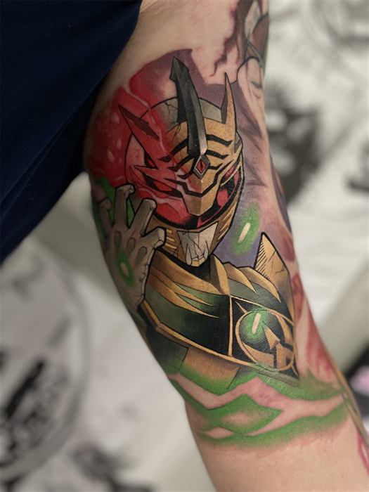 Red and gold armoured warrior on the arm