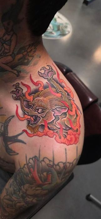 Hannya mask across the shoulder in colour